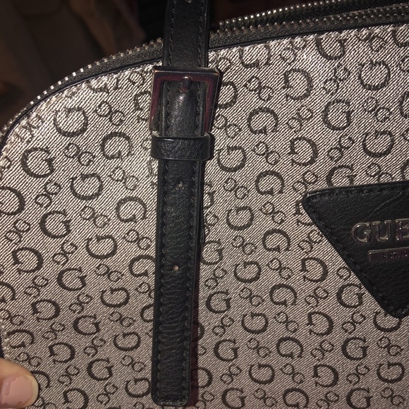 Guess Black&Gray Shoulder Purse - Picture 7 of 9